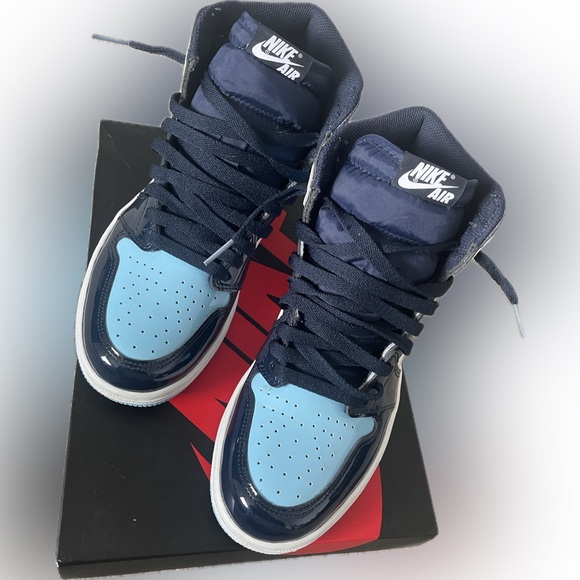 Nike Air Jordan one high women’s size 8.5 - Picture 3 of 5